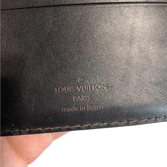 LOUIS Vuitton Utah Brown Leather Wallet - Picture 7 of 11